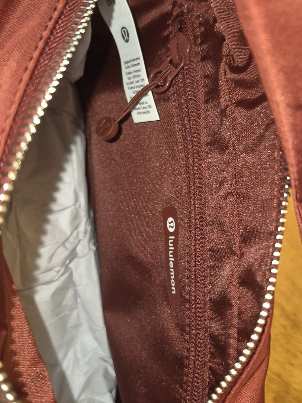 Lululemon SET CityEssentials 4L Shoulder Bag & Card Pouch Wallet Cranberry Charm - Picture 4 of 9